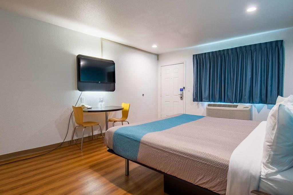 Motel 6-San Bernardino, Ca - Downtown Eksteriør billede